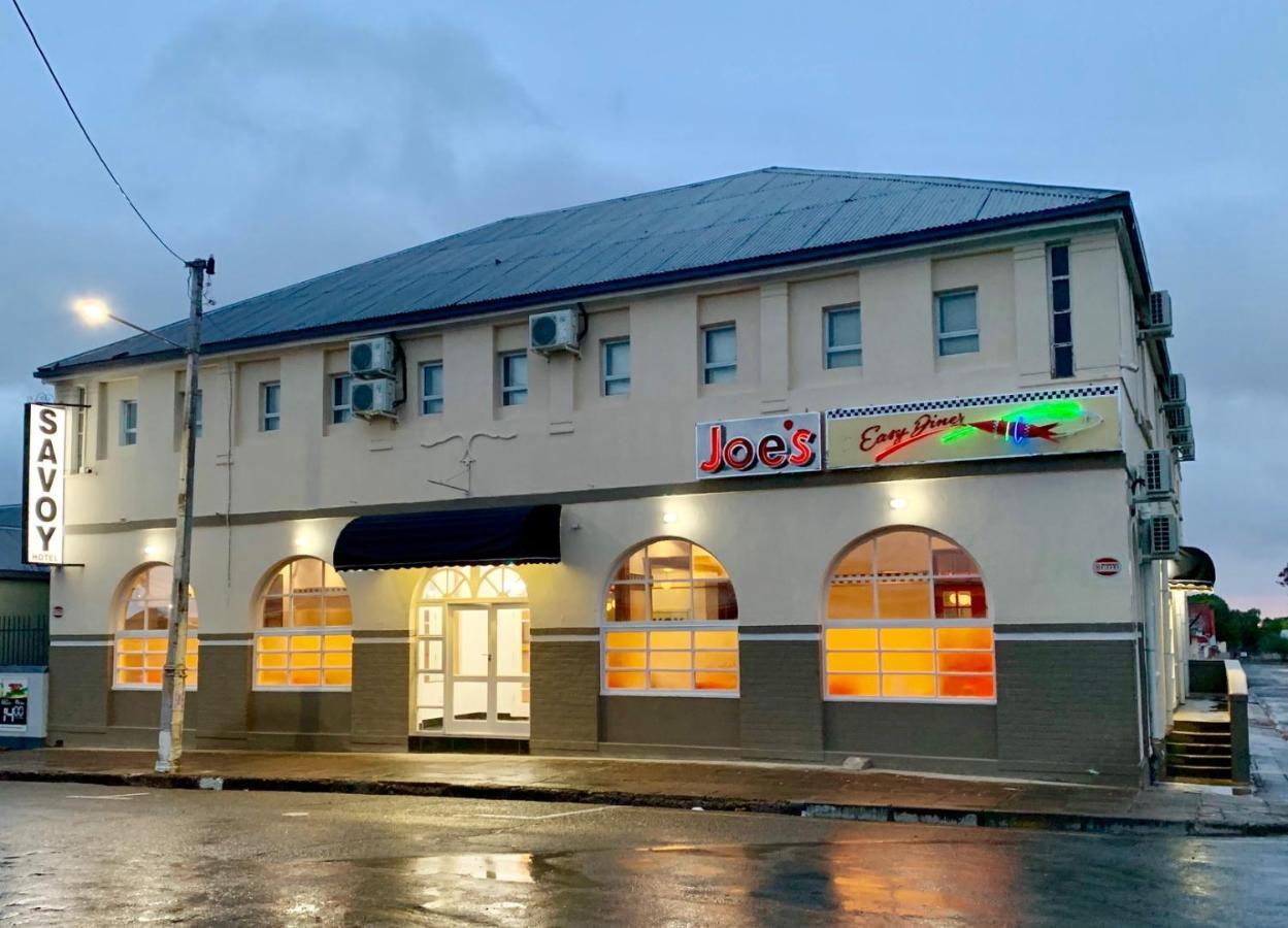 Savoy Hotel Beaufort-West Бофорт Уест Екстериор снимка