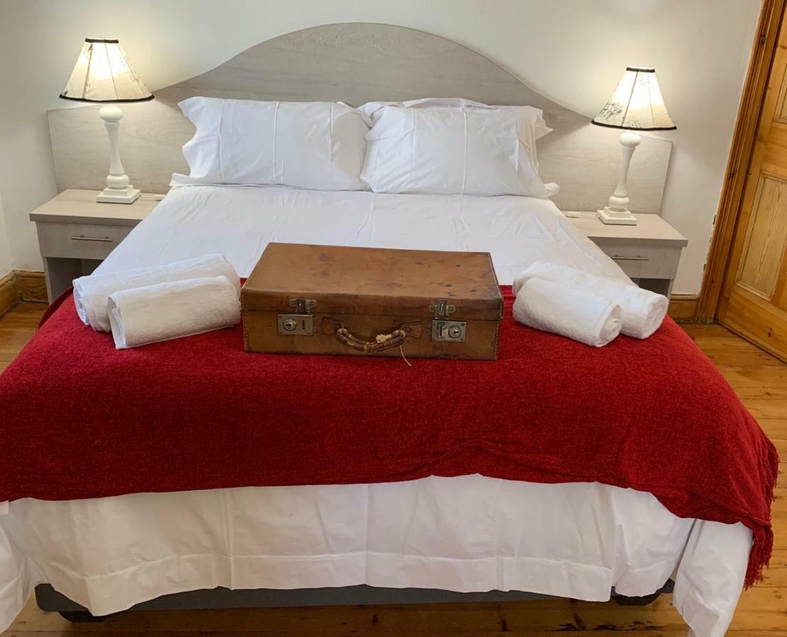 Savoy Hotel Beaufort-West Бофорт Уест Екстериор снимка