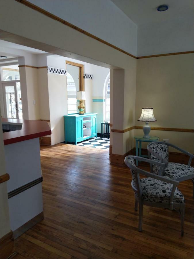 Savoy Hotel Beaufort-West Бофорт Уест Екстериор снимка